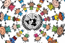 Comic-Zeichnung mit bunten Kindern rund um das UN-Logo